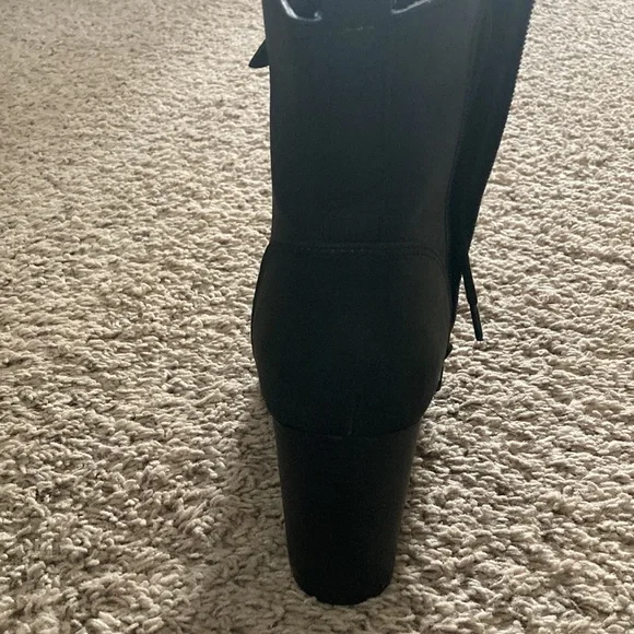 Black lace up boots - Picture 7 of 7